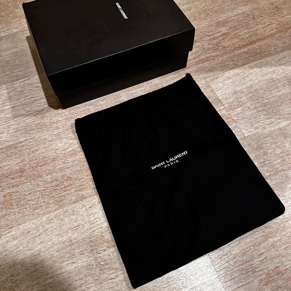 Authentic Men’s Saint Laurent high top sneaker - Picture 9 of 9